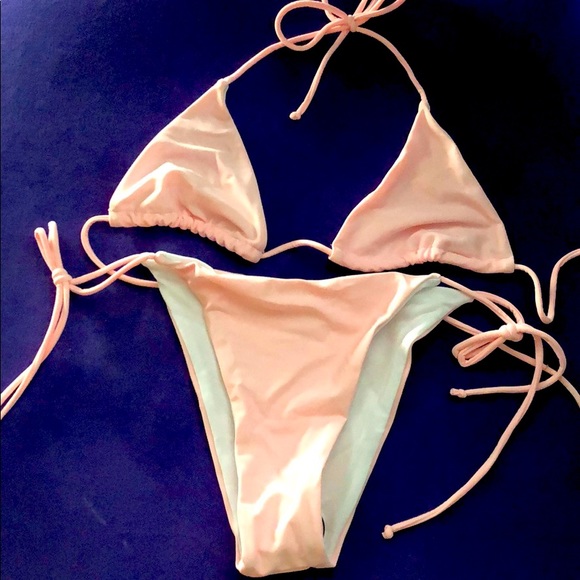 Pretty PINK bikini - Picture 1 of 2